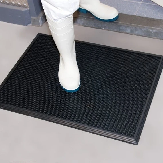 24" X 18" Sani-Trax® Black Rubber Sanitizing Mat