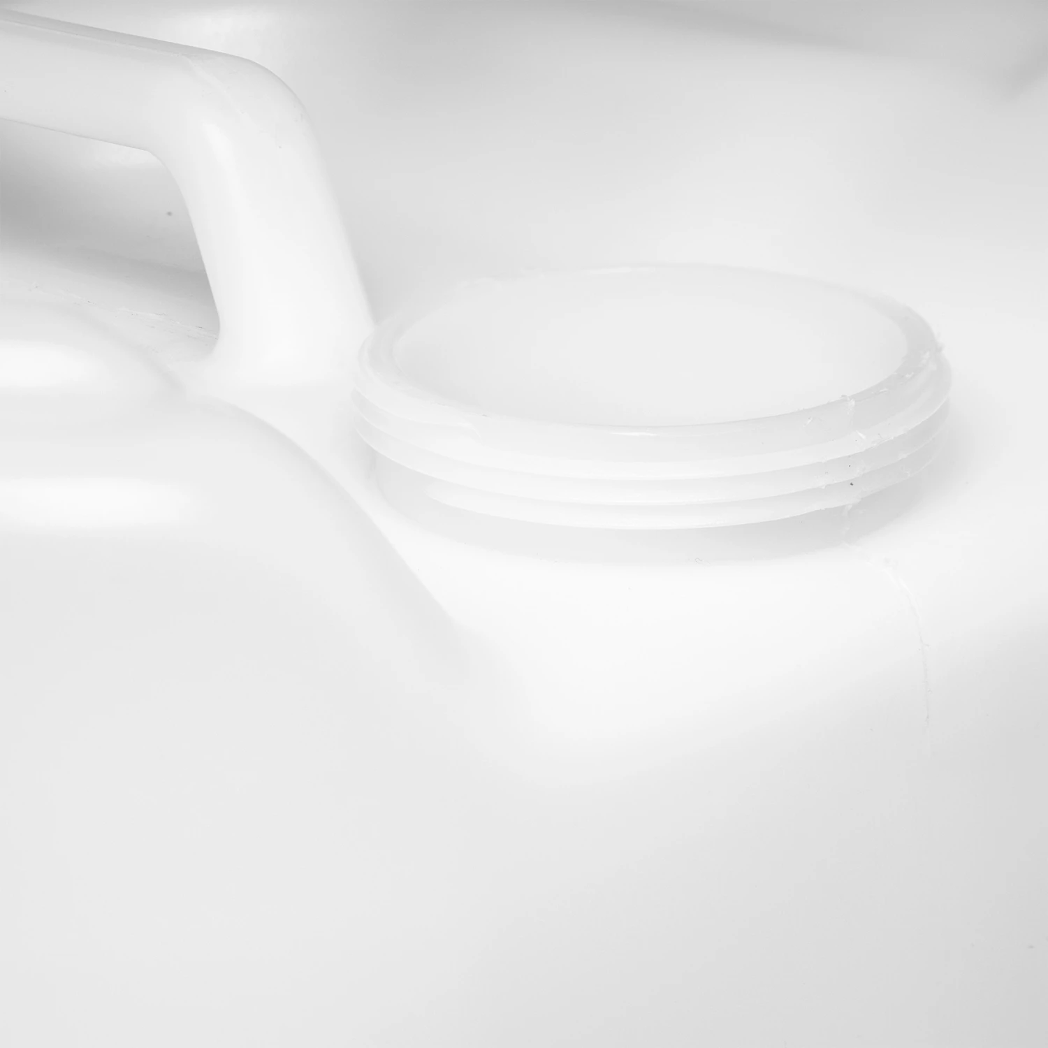 8.5 Gallon Natural Plastic Tight Head Container, 70mm (8TPI), White Vent Cap - Image 6